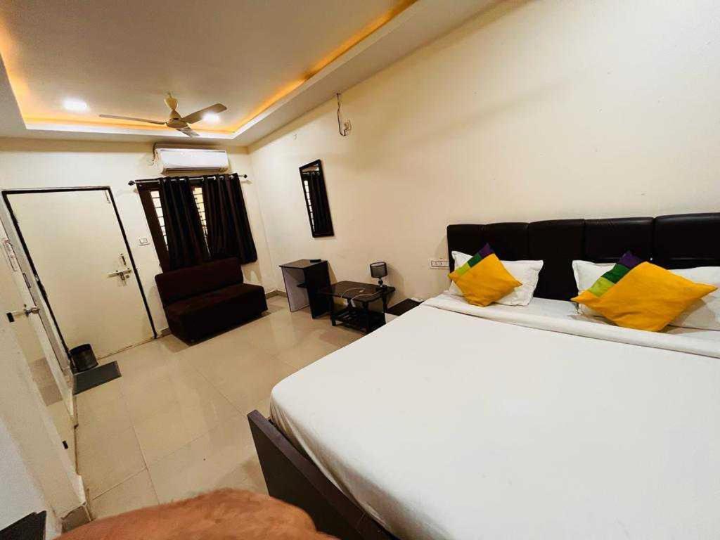 Oyo Hotel Happy Homes Bhopal Eksteriør bilde